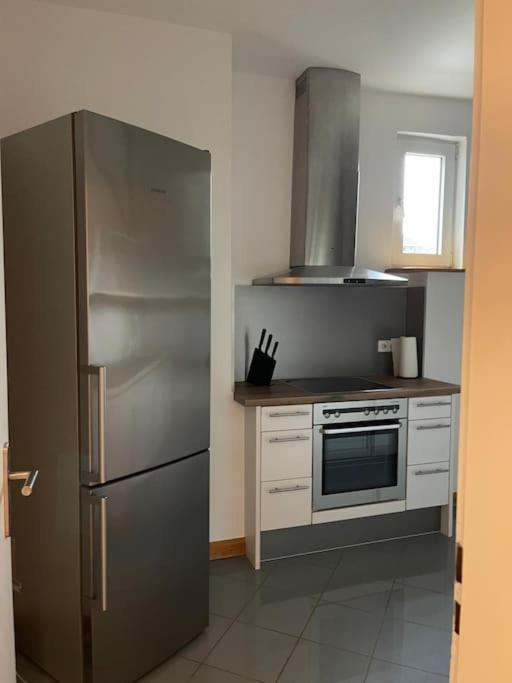 Mosel-Charm - Urige Dachgeschosswohnung - 3 Schlafzimmer Fuer 6 Personen - Liebevoll Renoviert & Gemuetlich Ürzig المظهر الخارجي الصورة