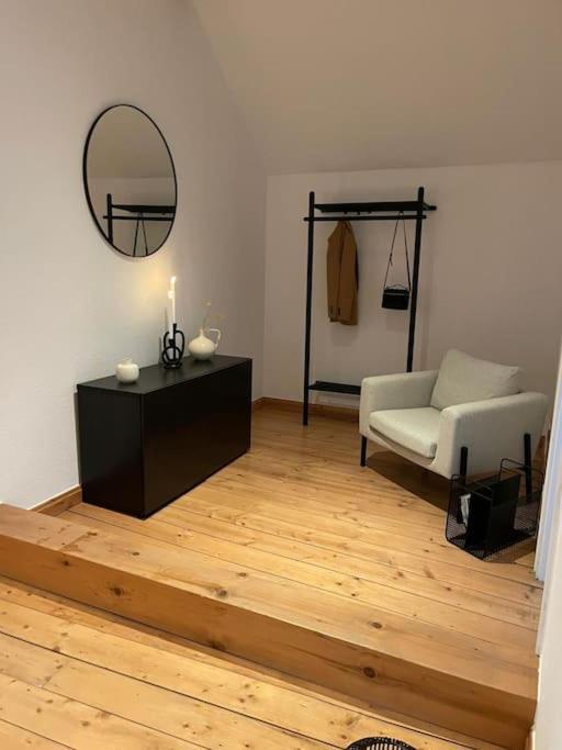 Mosel-Charm - Urige Dachgeschosswohnung - 3 Schlafzimmer Fuer 6 Personen - Liebevoll Renoviert & Gemuetlich Ürzig المظهر الخارجي الصورة