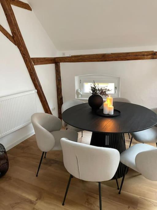 Mosel-Charm - Urige Dachgeschosswohnung - 3 Schlafzimmer Fuer 6 Personen - Liebevoll Renoviert & Gemuetlich Ürzig المظهر الخارجي الصورة