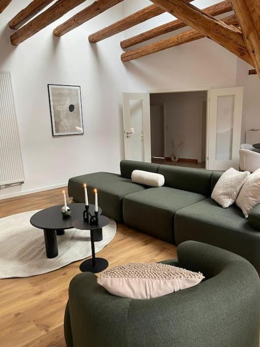 Mosel-Charm - Urige Dachgeschosswohnung - 3 Schlafzimmer Fuer 6 Personen - Liebevoll Renoviert & Gemuetlich Ürzig المظهر الخارجي الصورة