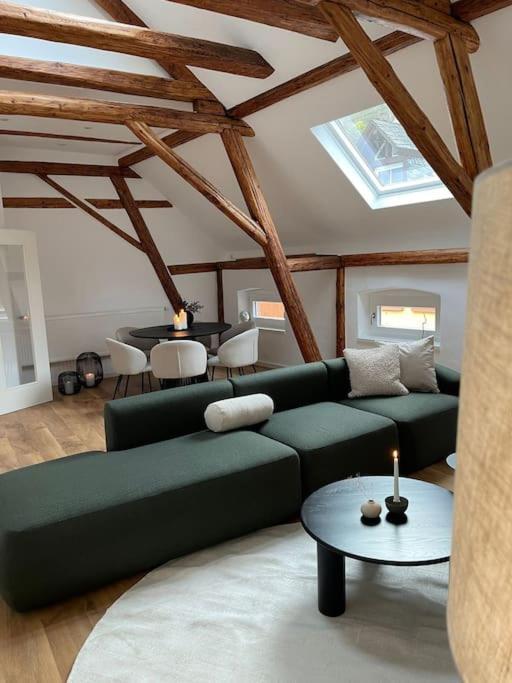 Mosel-Charm - Urige Dachgeschosswohnung - 3 Schlafzimmer Fuer 6 Personen - Liebevoll Renoviert & Gemuetlich Ürzig المظهر الخارجي الصورة